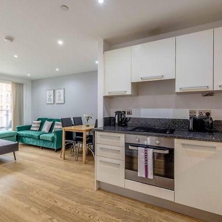 2 Bed At Slough Station & Parking - London In 20 Mins Exterior foto