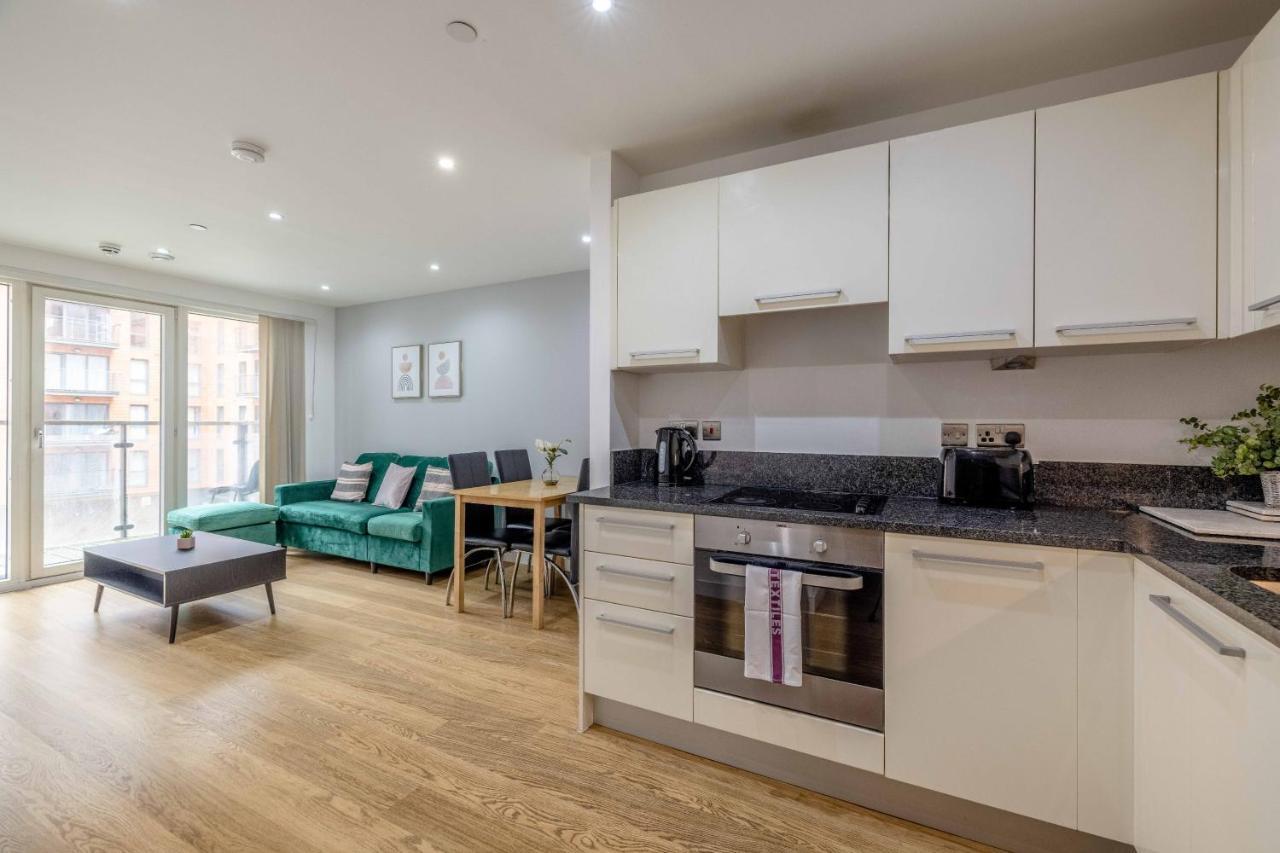 2 Bed At Slough Station & Parking - London In 20 Mins Exterior foto