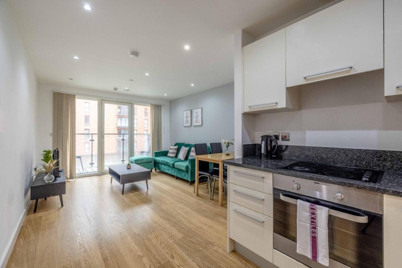 2 Bed At Slough Station & Parking - London In 20 Mins Exterior foto